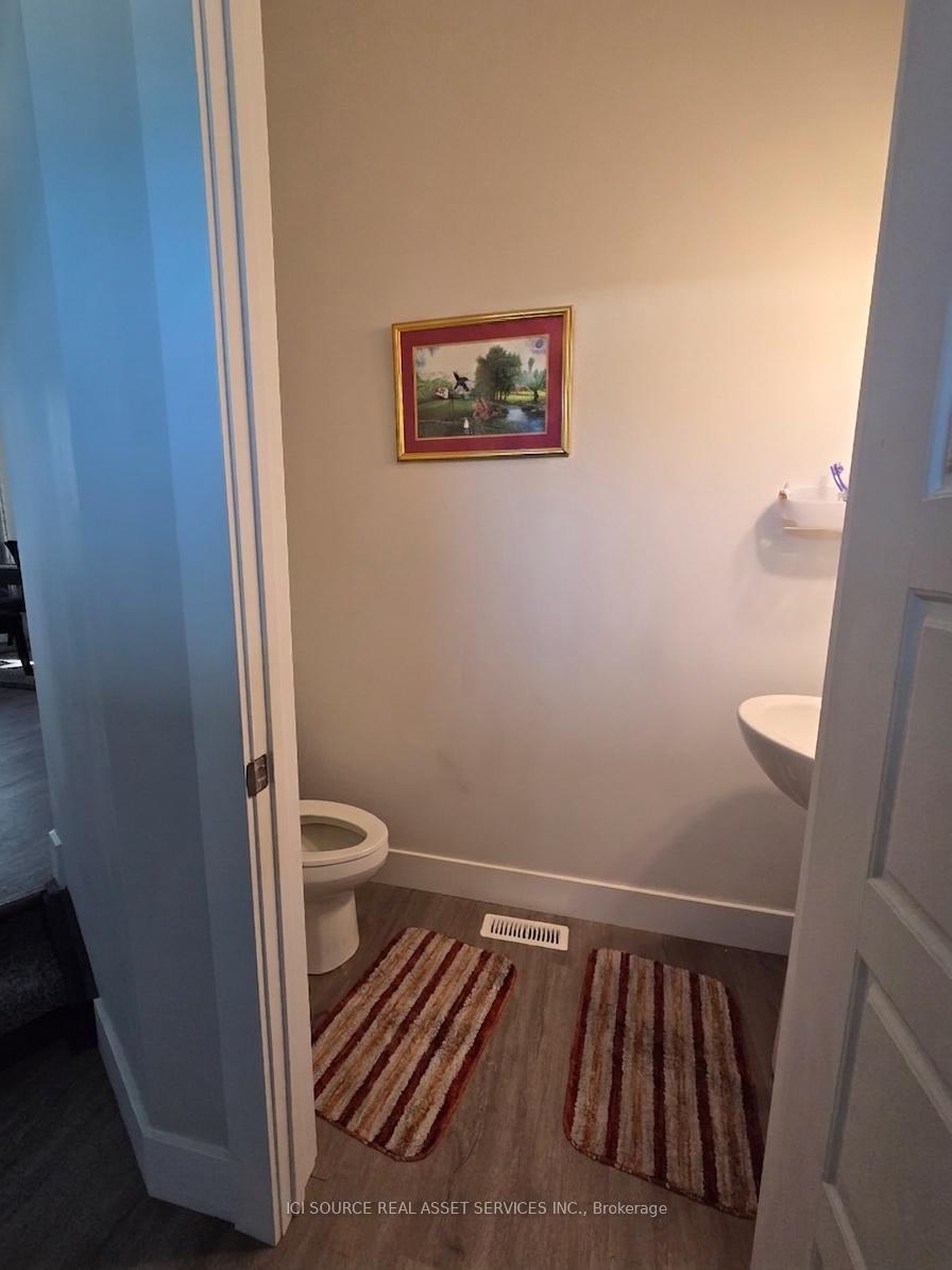 Photo 3 of 20 Helen Court, Central Elgin, Belmont — HOMEH