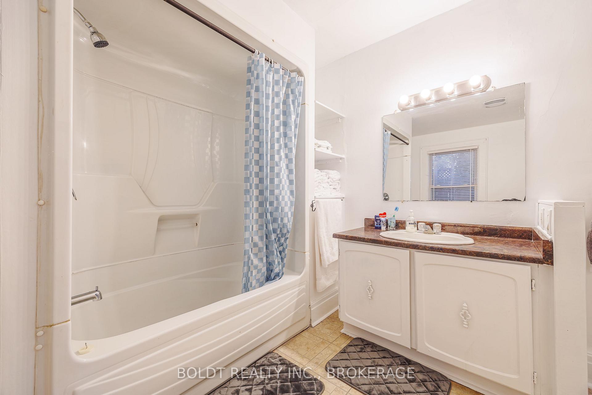 Photo 20 of 20 Stuart Avenue, St. Catharines, Downtown — HOMEH