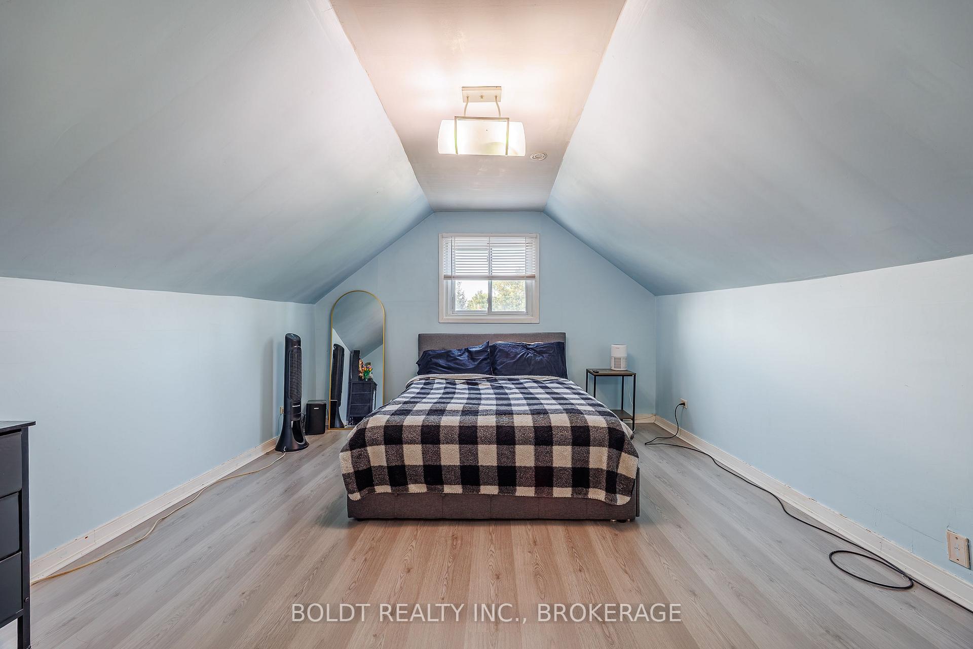 Photo 29 of 20 Stuart Avenue, St. Catharines, Downtown — HOMEH
