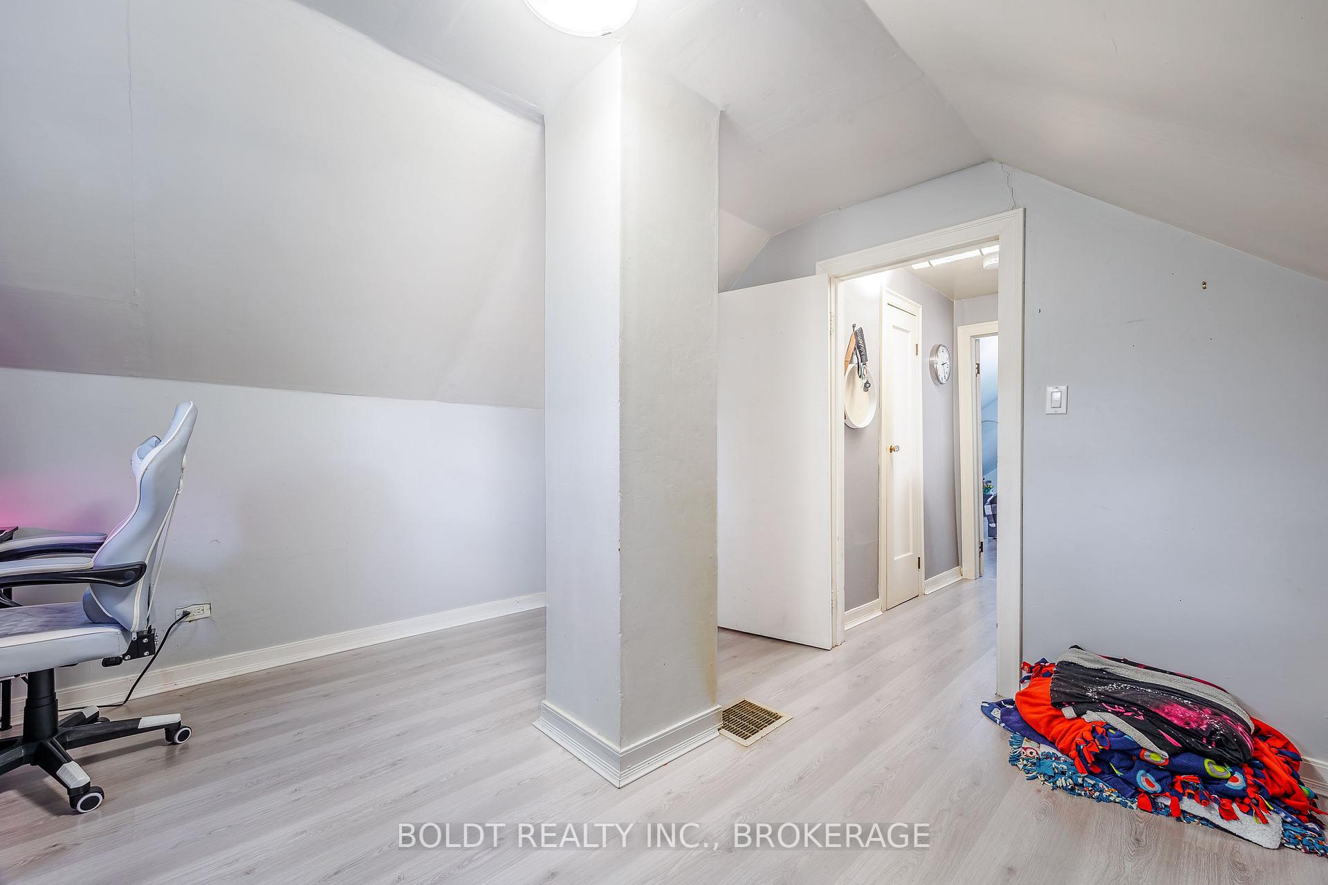 Photo 35 of 20 Stuart Avenue, St. Catharines, Downtown — HOMEH