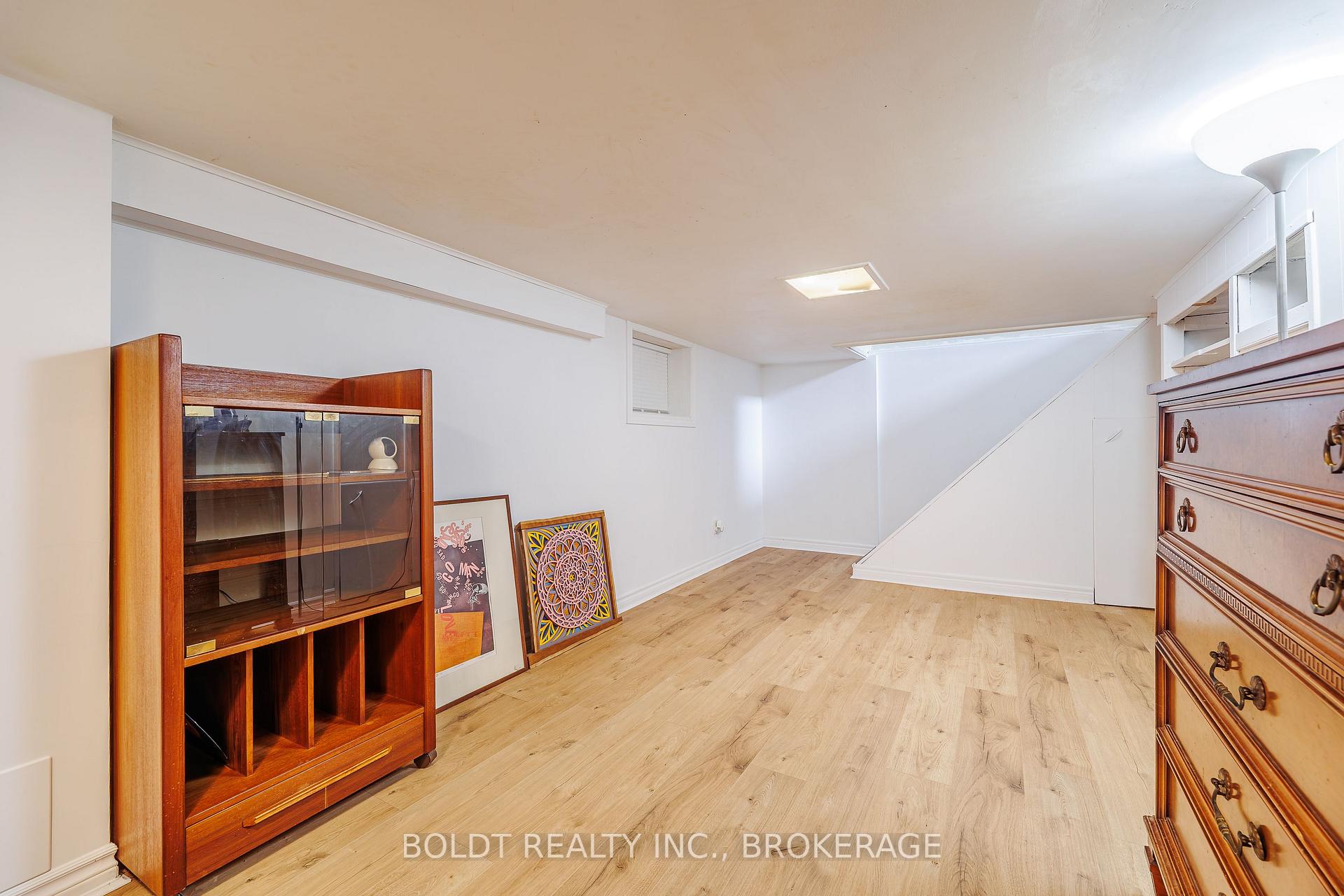 Photo 39 of 20 Stuart Avenue, St. Catharines, Downtown — HOMEH