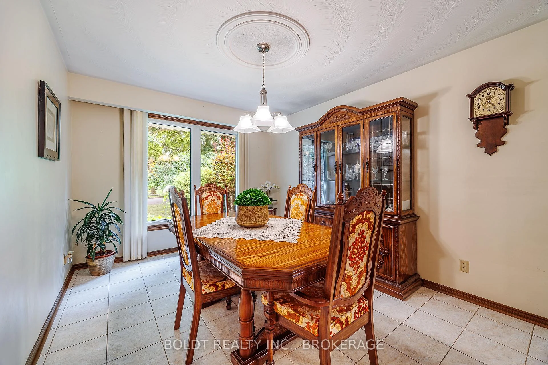 Photo 17 of 20 Stuart Avenue, St. Catharines, Downtown — HOMEH