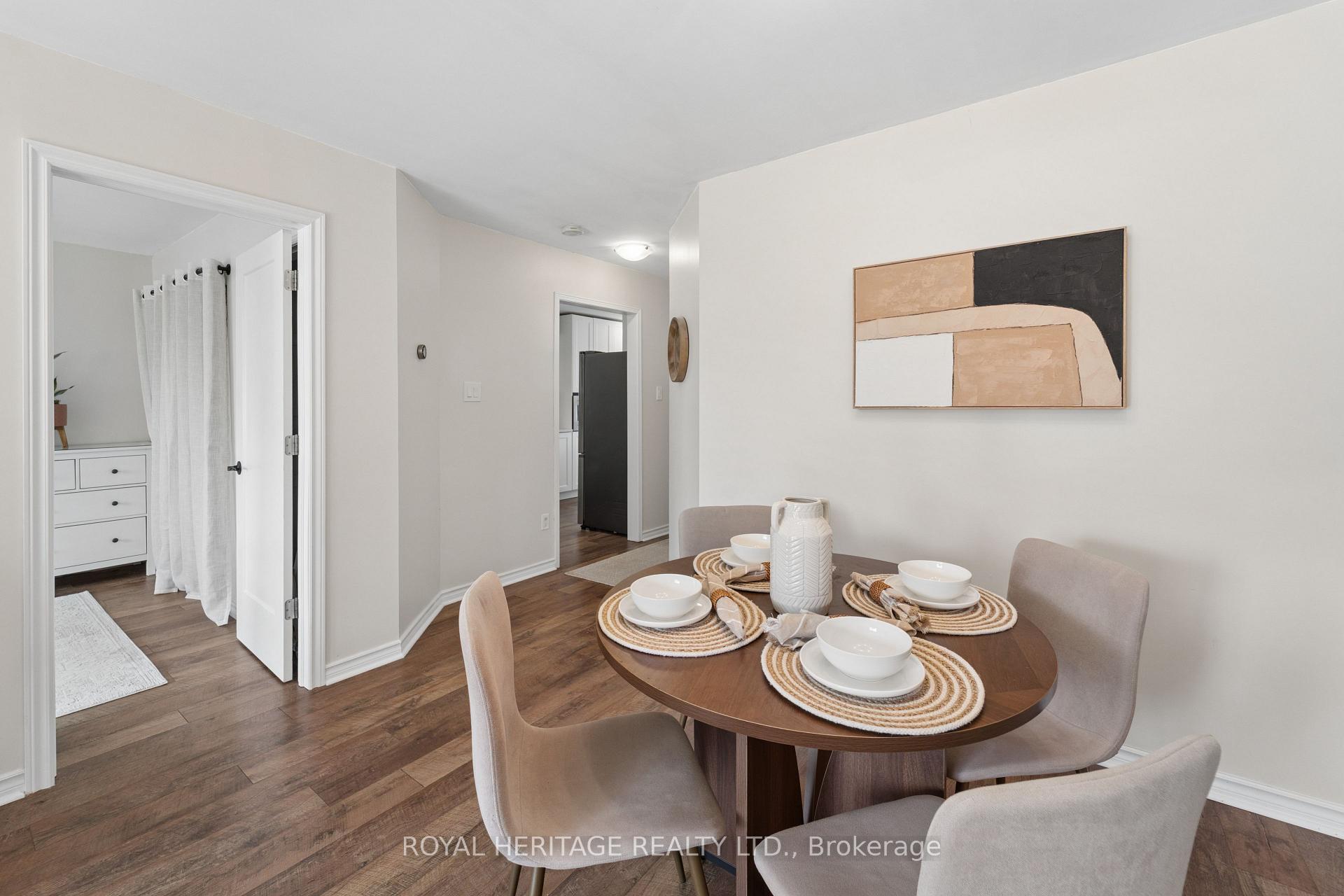 Photo 7 of 28 Glanville Crescent, Clarington, Bowmanville — HOMEH