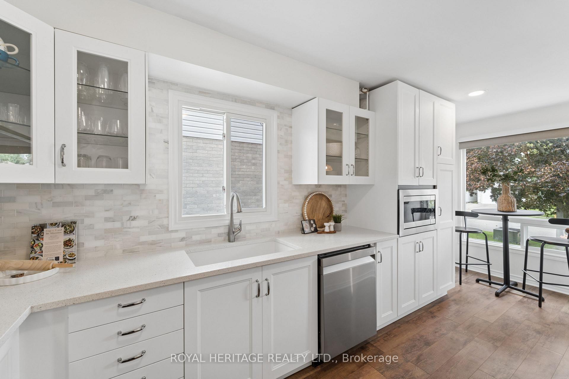 Photo 10 of 28 Glanville Crescent, Clarington, Bowmanville — HOMEH