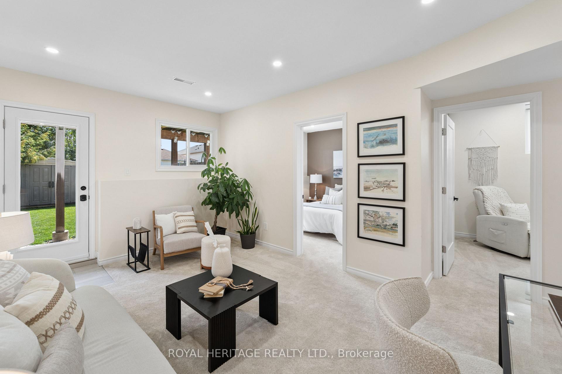 Photo 16 of 28 Glanville Crescent, Clarington, Bowmanville — HOMEH
