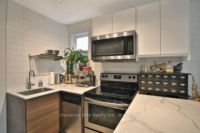 Photo 4 of Unit 303, 112 Alder Crescent, Etobicoke, Long Branch — HOMEH