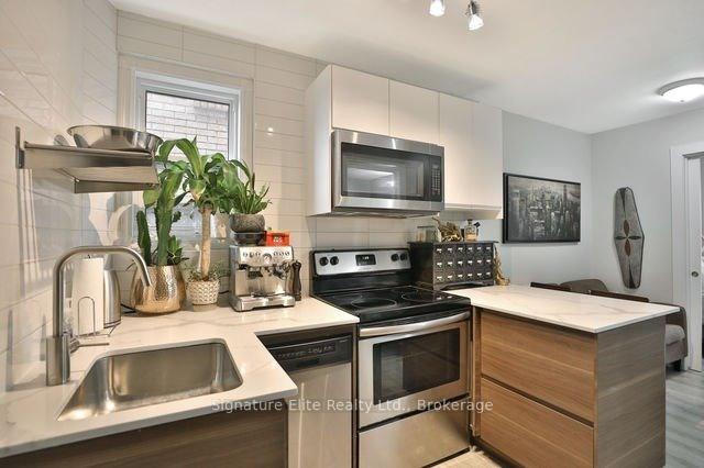 Photo 5 of Unit 303, 112 Alder Crescent, Etobicoke, Long Branch — HOMEH