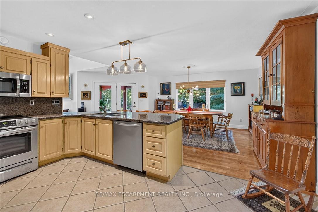 Photo 8 of 3 Forest Glen Court, Norfolk, Townsend — HOMEH
