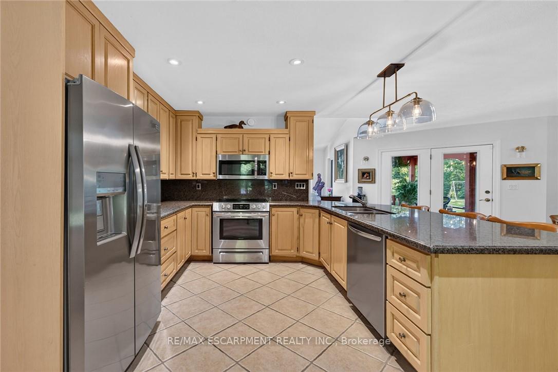 Photo 9 of 3 Forest Glen Court, Norfolk, Townsend — HOMEH