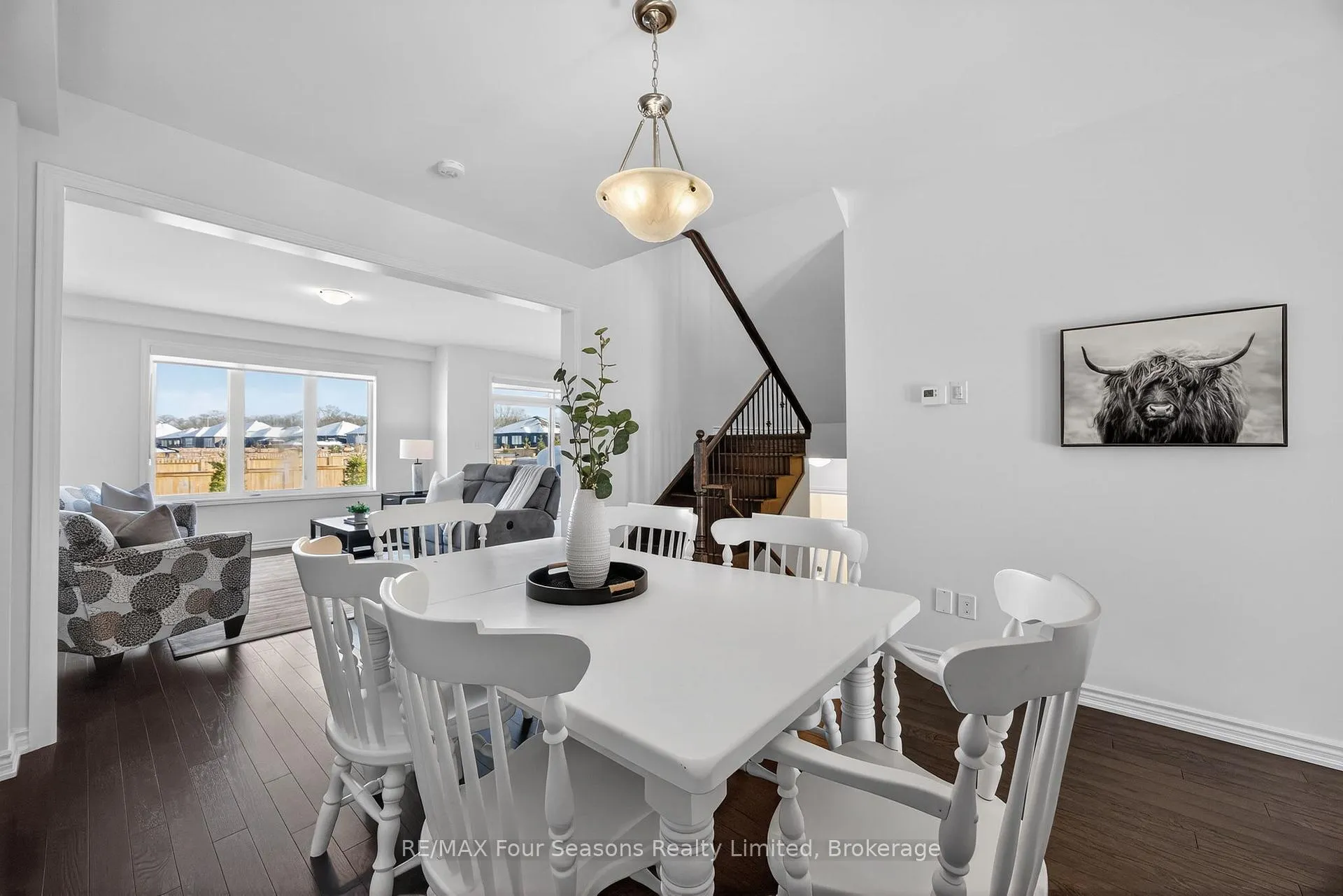 Photo 4 of 18 Beatrice Drive, Wasaga Beach — HOMEH