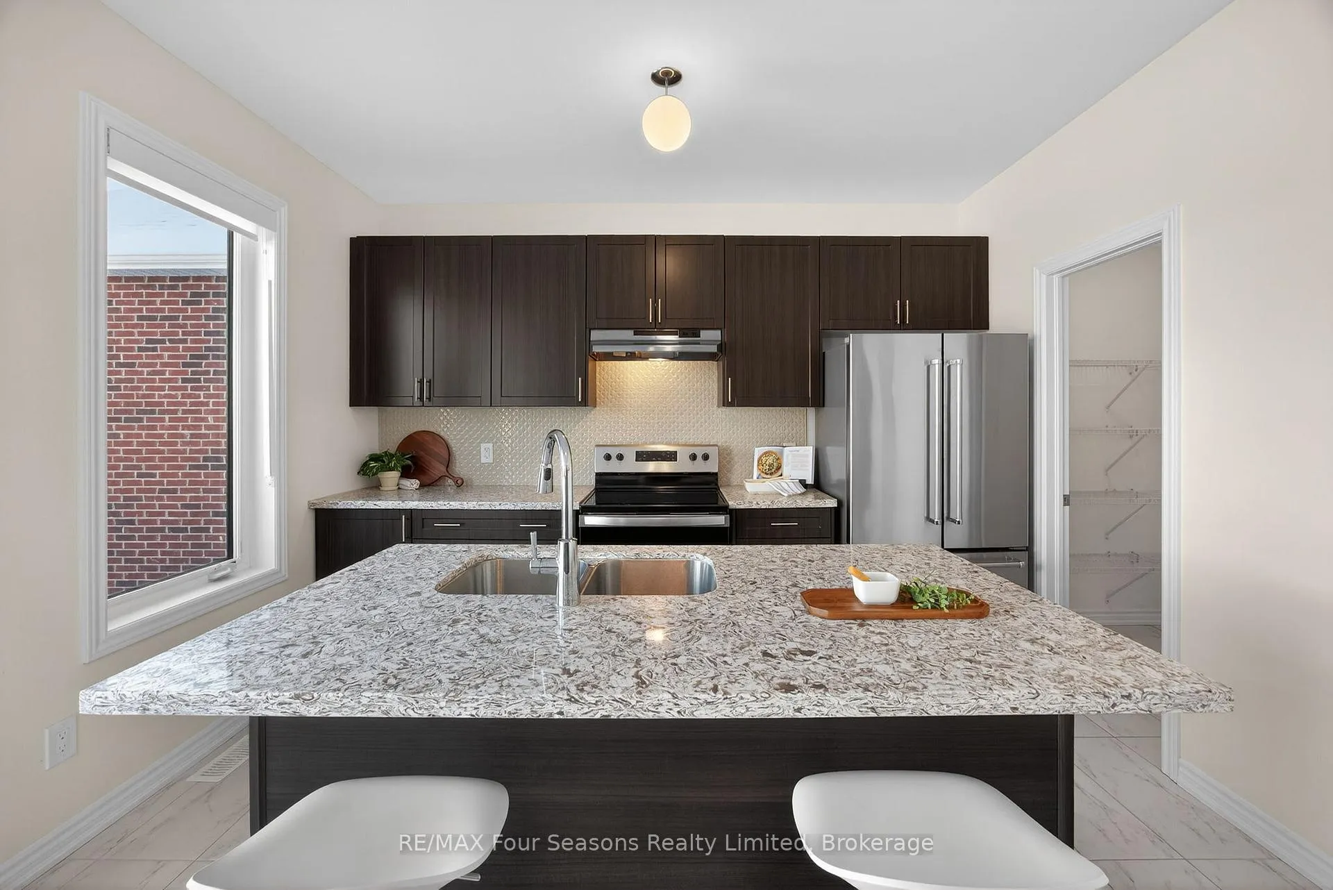 Photo 13 of 18 Beatrice Drive, Wasaga Beach — HOMEH