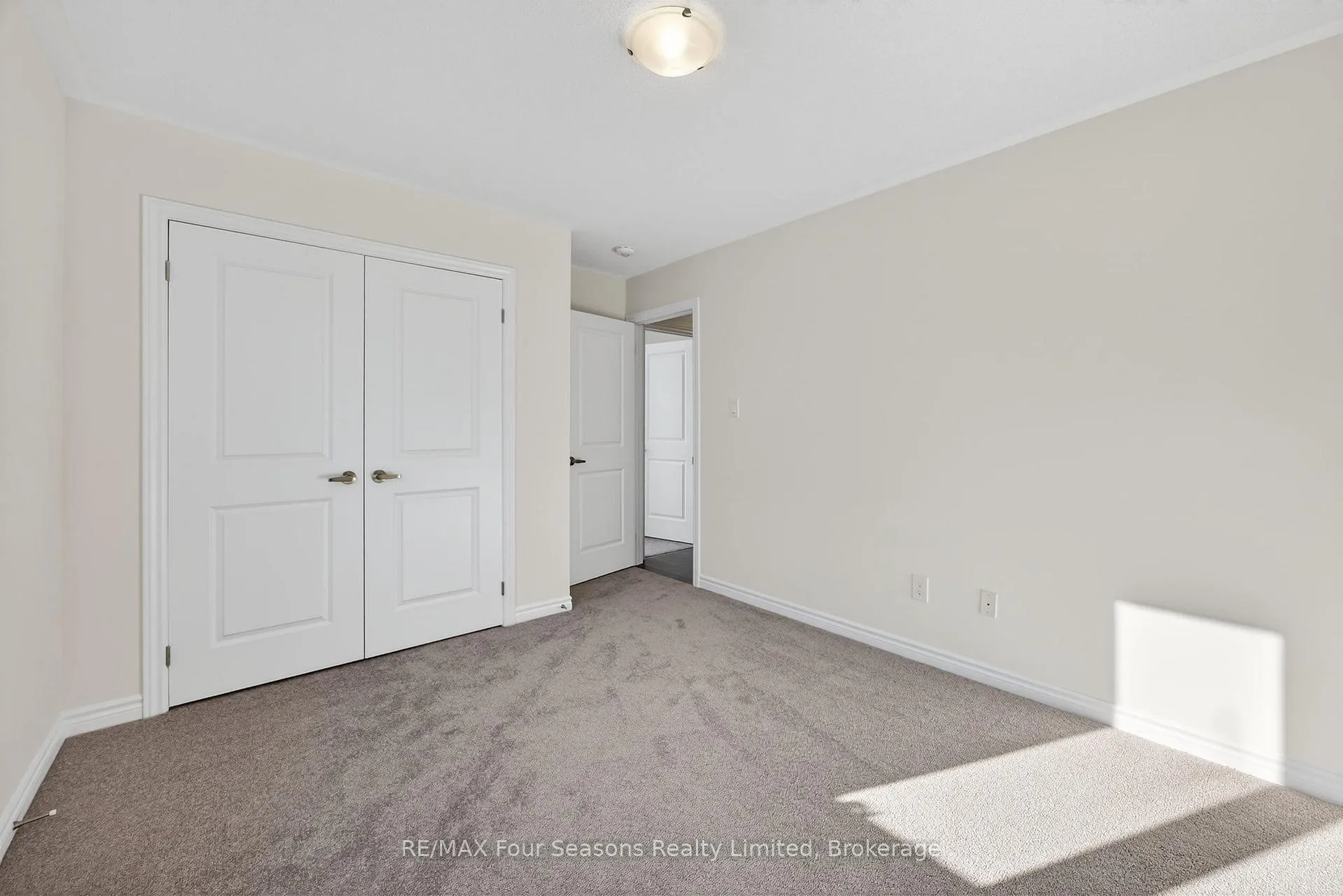 Photo 23 of 18 Beatrice Drive, Wasaga Beach — HOMEH