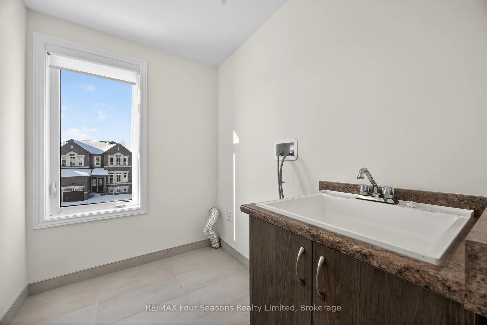 Photo 25 of 18 Beatrice Drive, Wasaga Beach — HOMEH