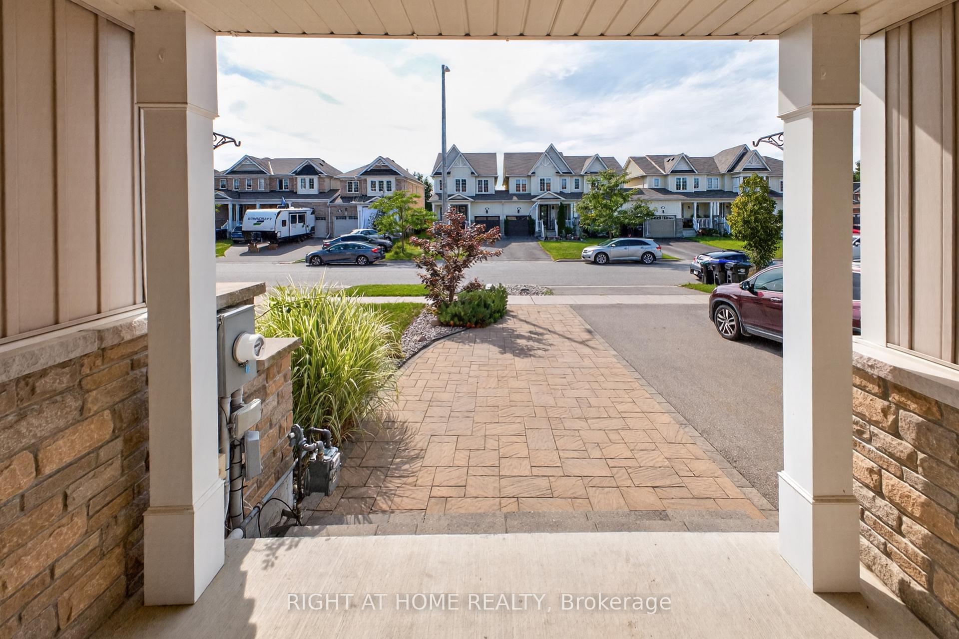 Photo 10 of 78 Blanchard Crescent, Essa, Angus — HOMEH