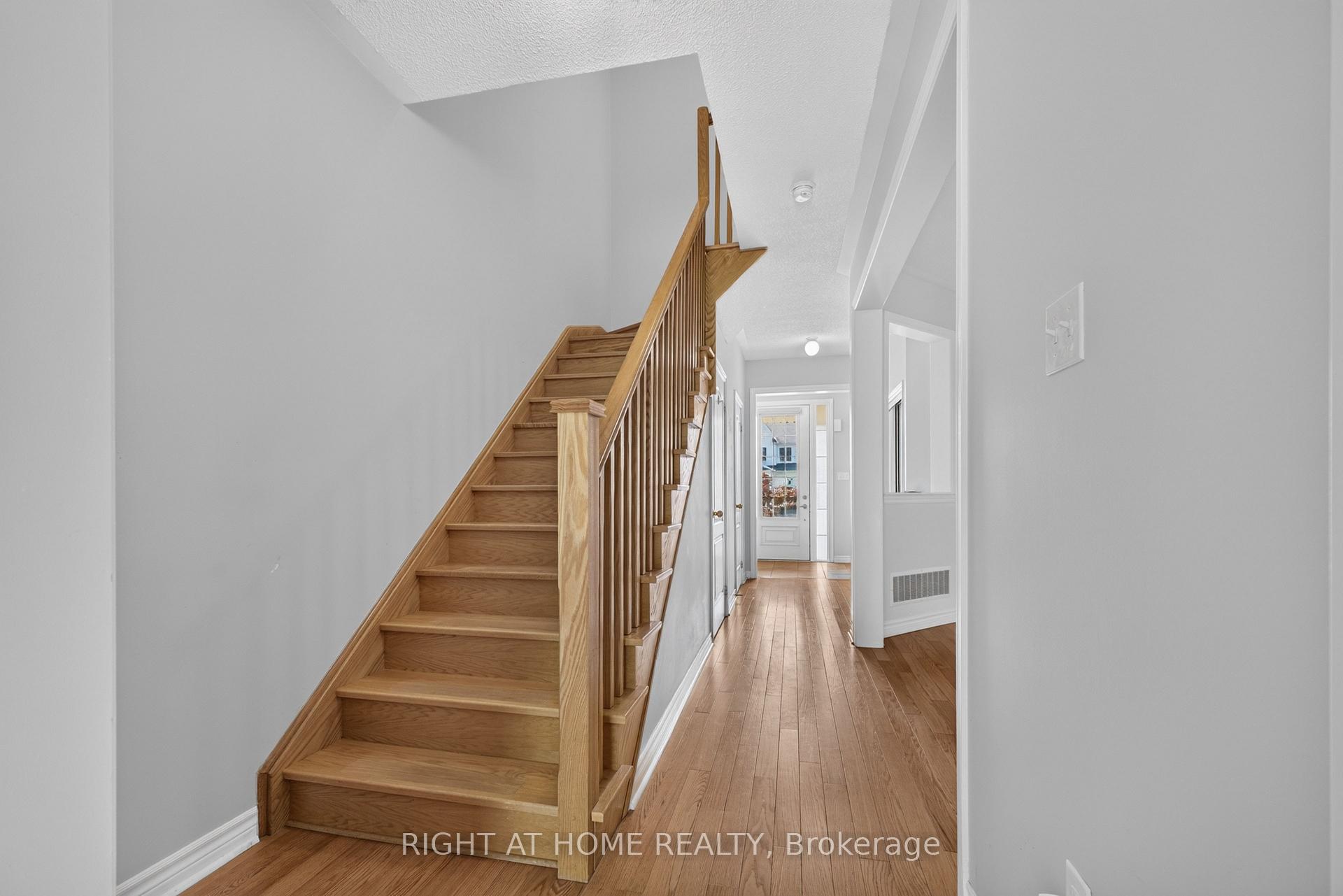 Photo 14 of 78 Blanchard Crescent, Essa, Angus — HOMEH