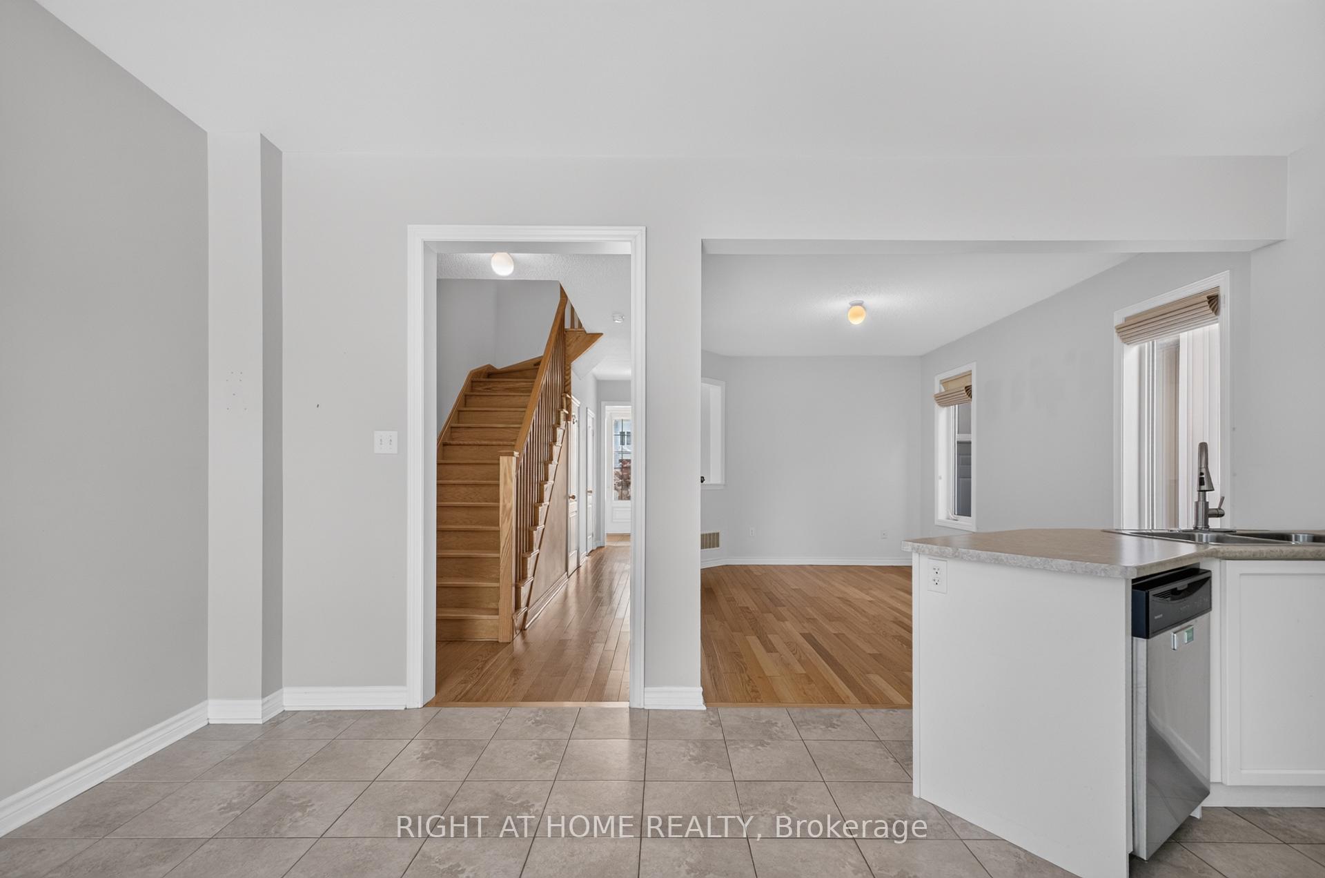 Photo 15 of 78 Blanchard Crescent, Essa, Angus — HOMEH