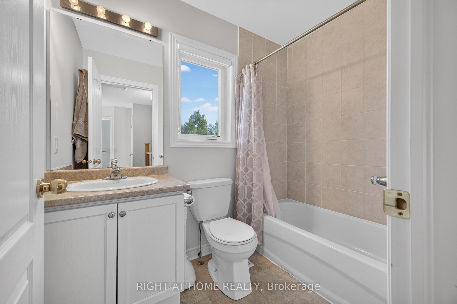 Photo 26 of 78 Blanchard Crescent, Essa, Angus — HOMEH