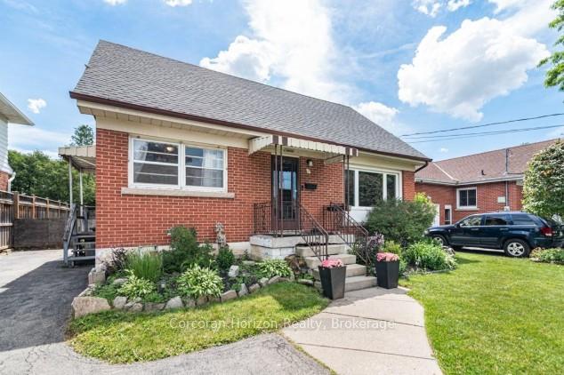 Photo 2 of 43 Wyngate Avenue E, Hamilton, Stoney Creek — HOMEH