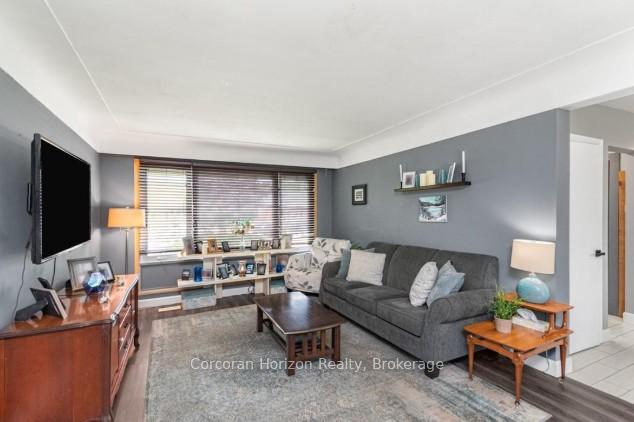 Photo 6 of 43 Wyngate Avenue E, Hamilton, Stoney Creek — HOMEH