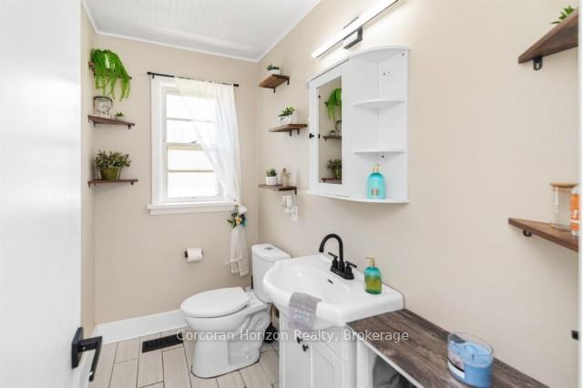 Photo 15 of 43 Wyngate Avenue E, Hamilton, Stoney Creek — HOMEH