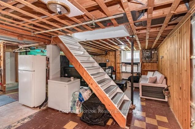 Photo 25 of 43 Wyngate Avenue E, Hamilton, Stoney Creek — HOMEH