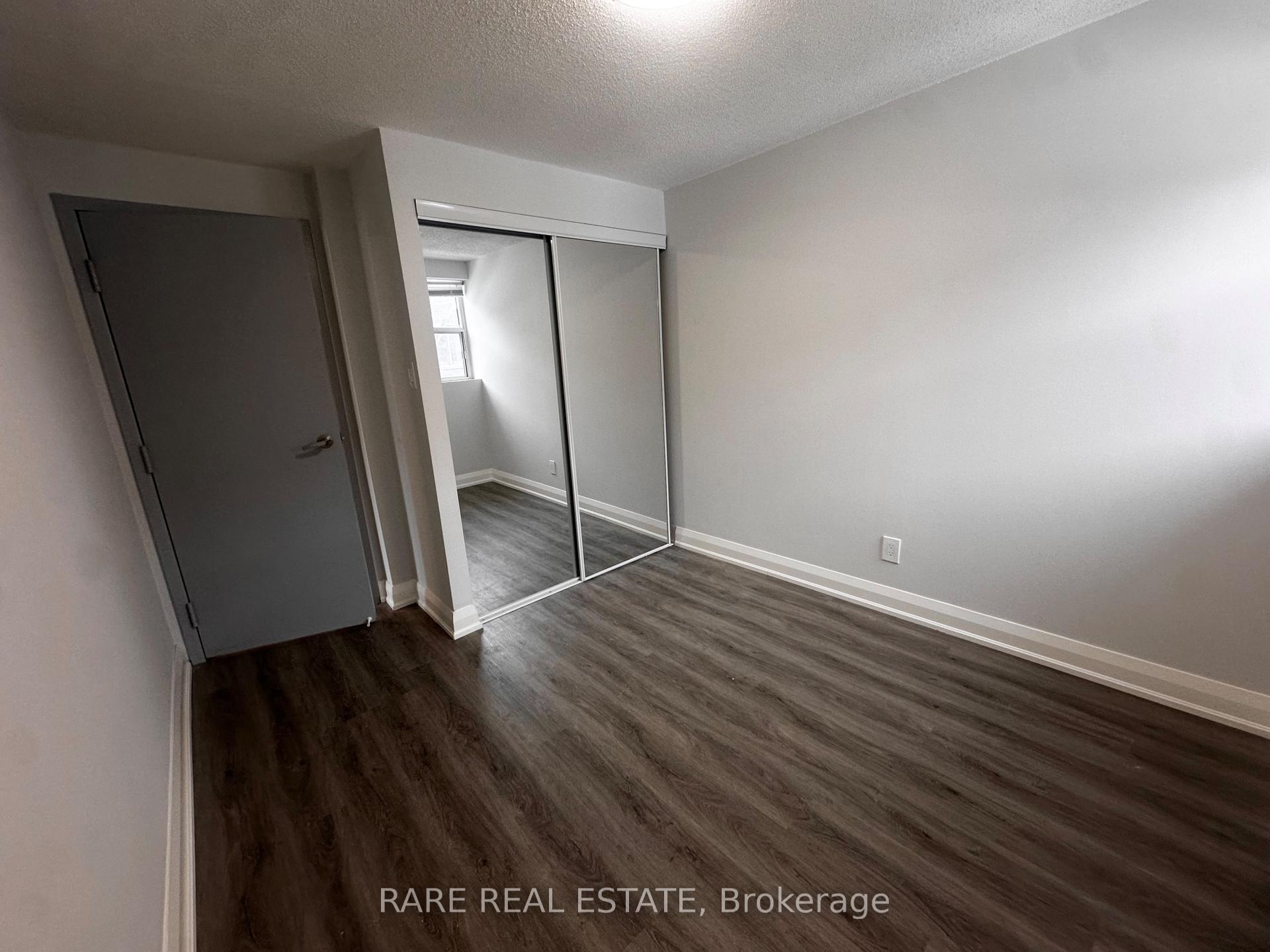 Photo 4 of Unit 8, 99 Bellevue Avenue, Toronto, Kensington-Chinatown — HOMEH
