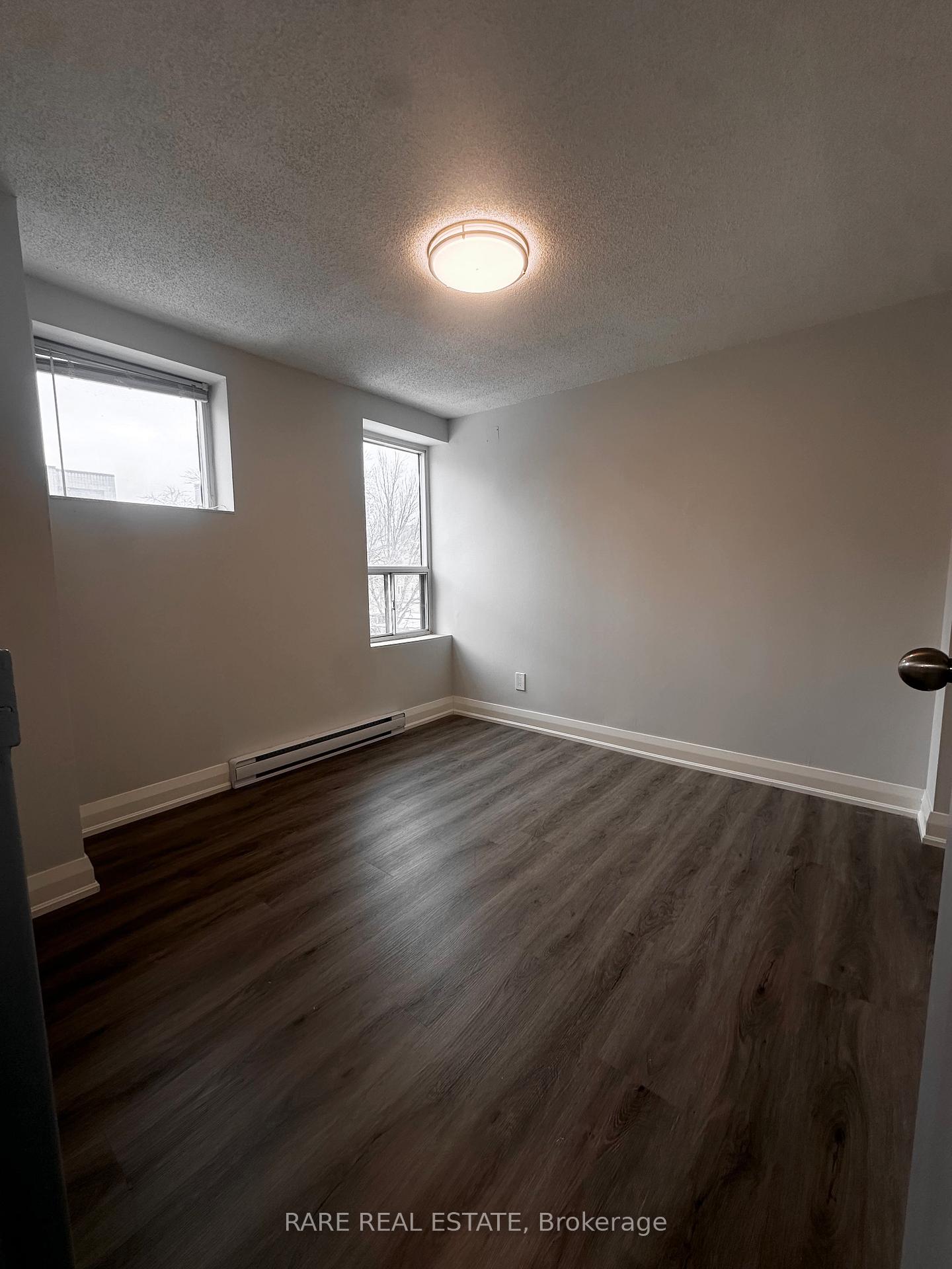 Photo 5 of Unit 8, 99 Bellevue Avenue, Toronto, Kensington-Chinatown — HOMEH