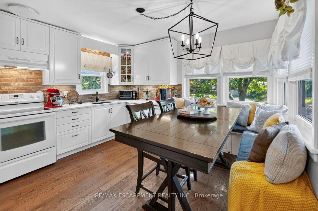 Photo 8 of 465 Springbank Crescent, Burlington, LaSalle — HOMEH
