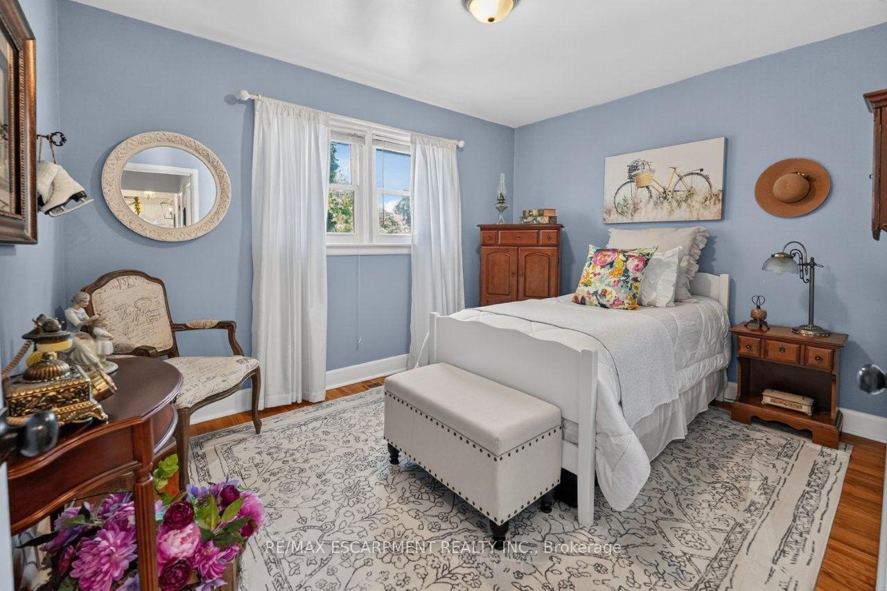 Photo 11 of 465 Springbank Crescent, Burlington, LaSalle — HOMEH