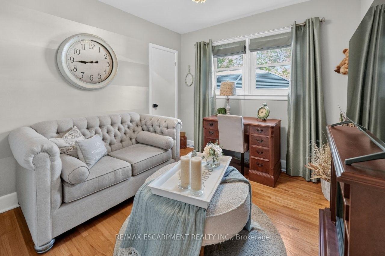 Photo 15 of 465 Springbank Crescent, Burlington, LaSalle — HOMEH