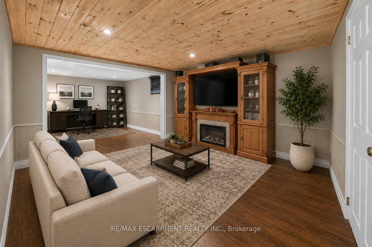 Photo 18 of 465 Springbank Crescent, Burlington, LaSalle — HOMEH