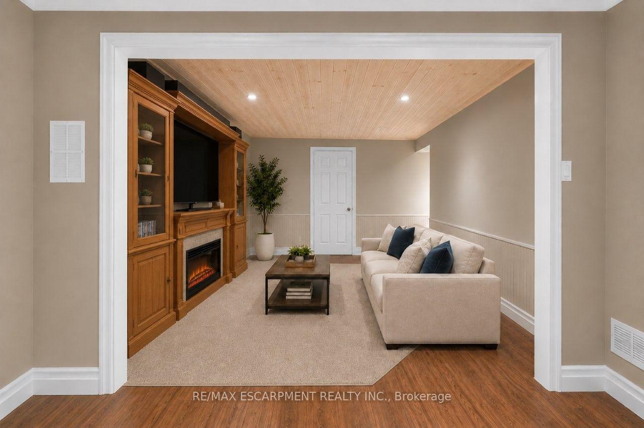 Photo 20 of 465 Springbank Crescent, Burlington, LaSalle — HOMEH