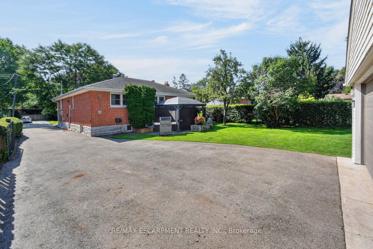Photo 29 of 465 Springbank Crescent, Burlington, LaSalle — HOMEH