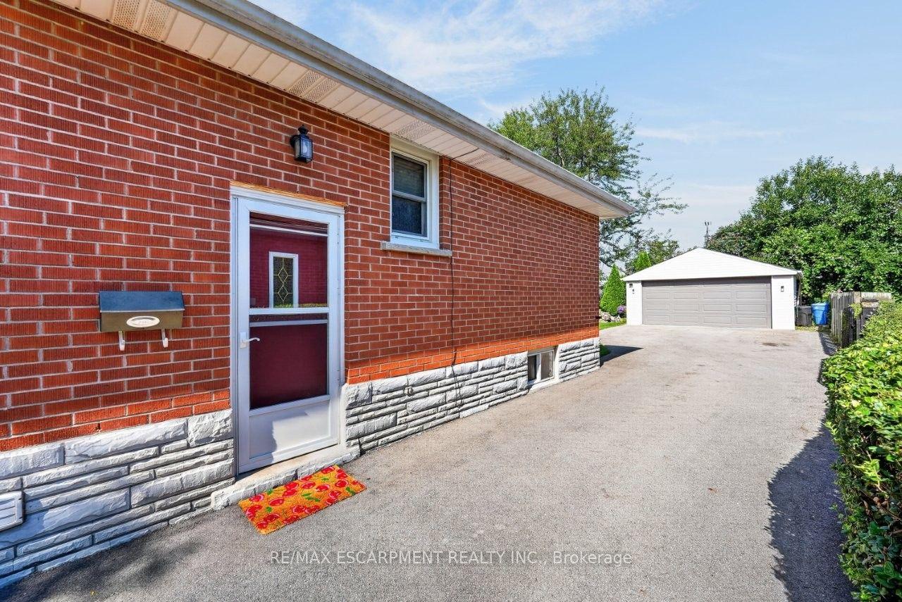 Photo 30 of 465 Springbank Crescent, Burlington, LaSalle — HOMEH