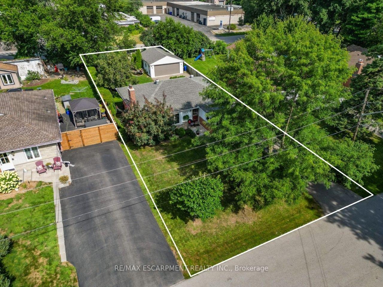 Photo 31 of 465 Springbank Crescent, Burlington, LaSalle — HOMEH
