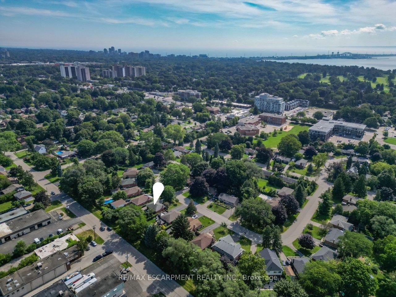 Photo 33 of 465 Springbank Crescent, Burlington, LaSalle — HOMEH