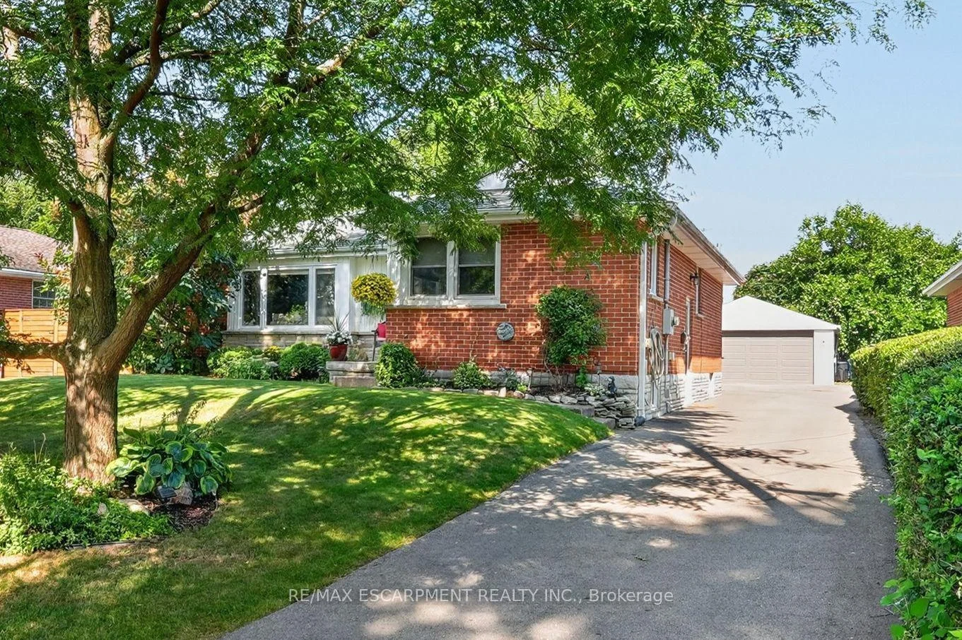 Photo 1 of 465 Springbank Crescent, Burlington, LaSalle — HOMEH