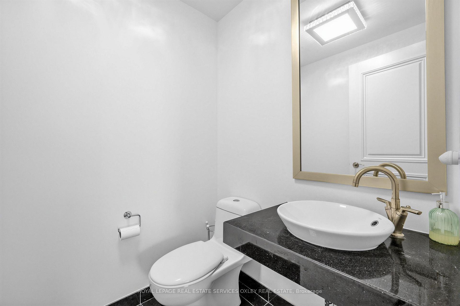 Photo 4 of Unit 3701, 2181 Yonge Street, Toronto, Mount Pleasant West — HOMEH