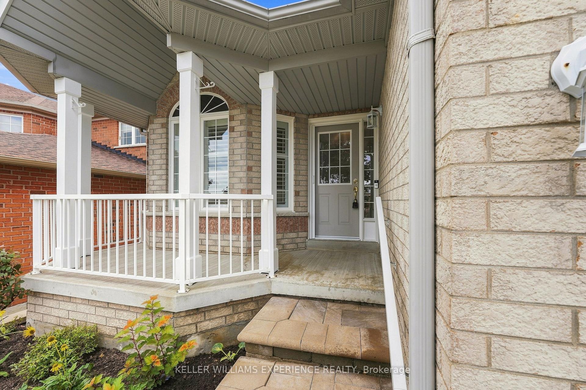 Photo 3 of 7 Stanley Street, Barrie, East Bayfield — HOMEH