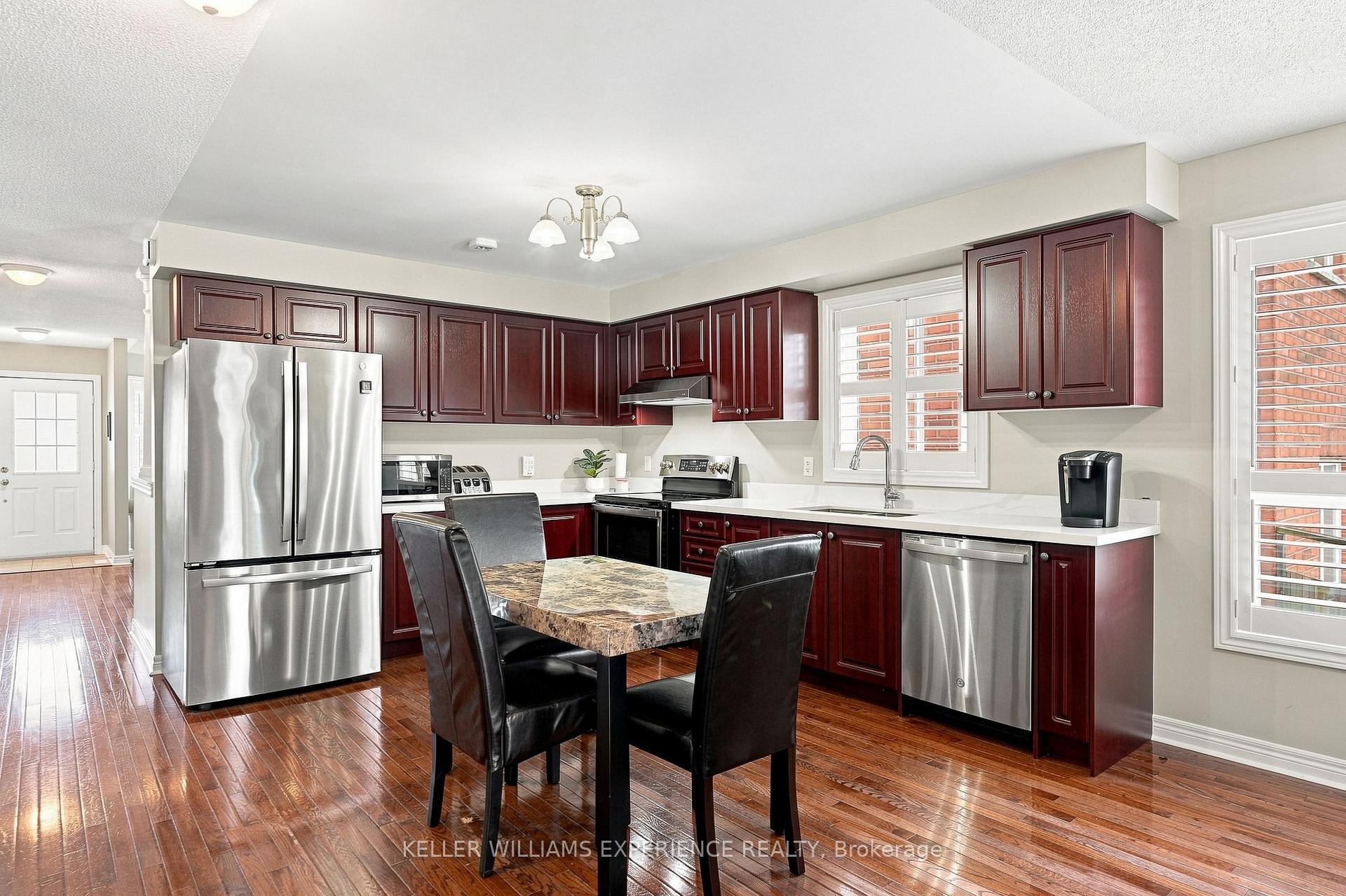 Photo 9 of 7 Stanley Street, Barrie, East Bayfield — HOMEH