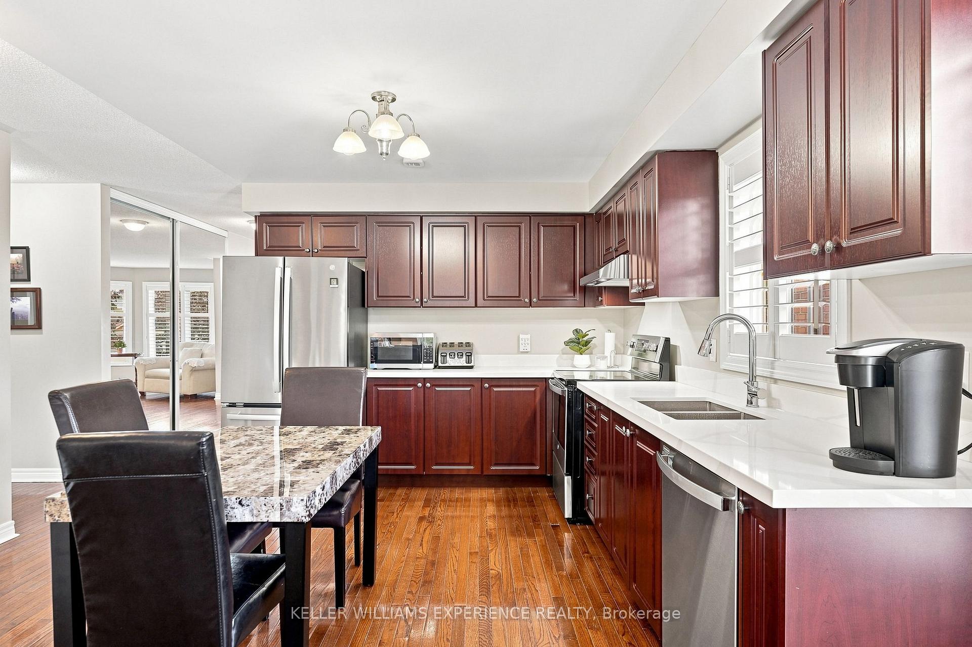 Photo 12 of 7 Stanley Street, Barrie, East Bayfield — HOMEH