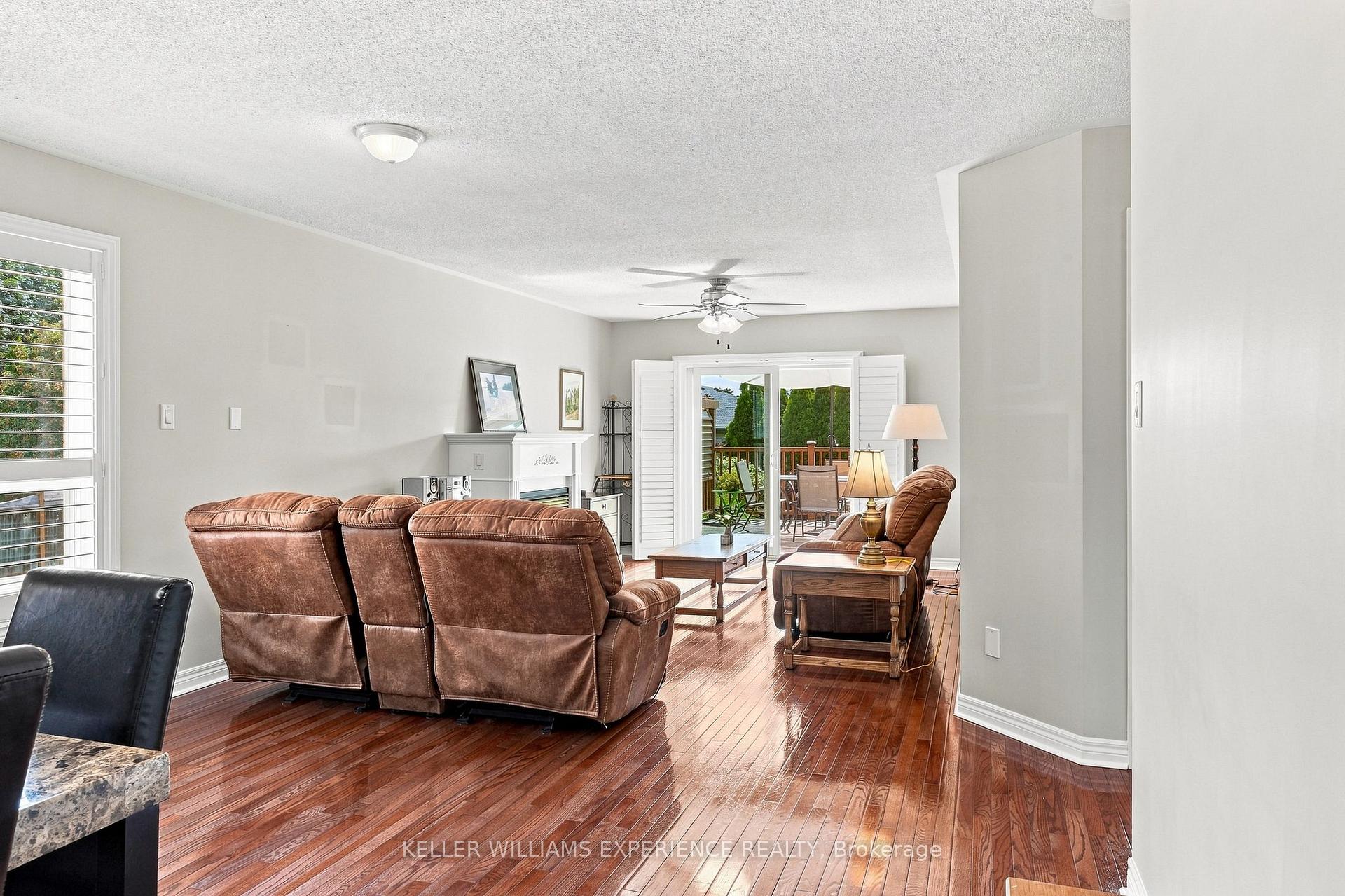 Photo 13 of 7 Stanley Street, Barrie, East Bayfield — HOMEH