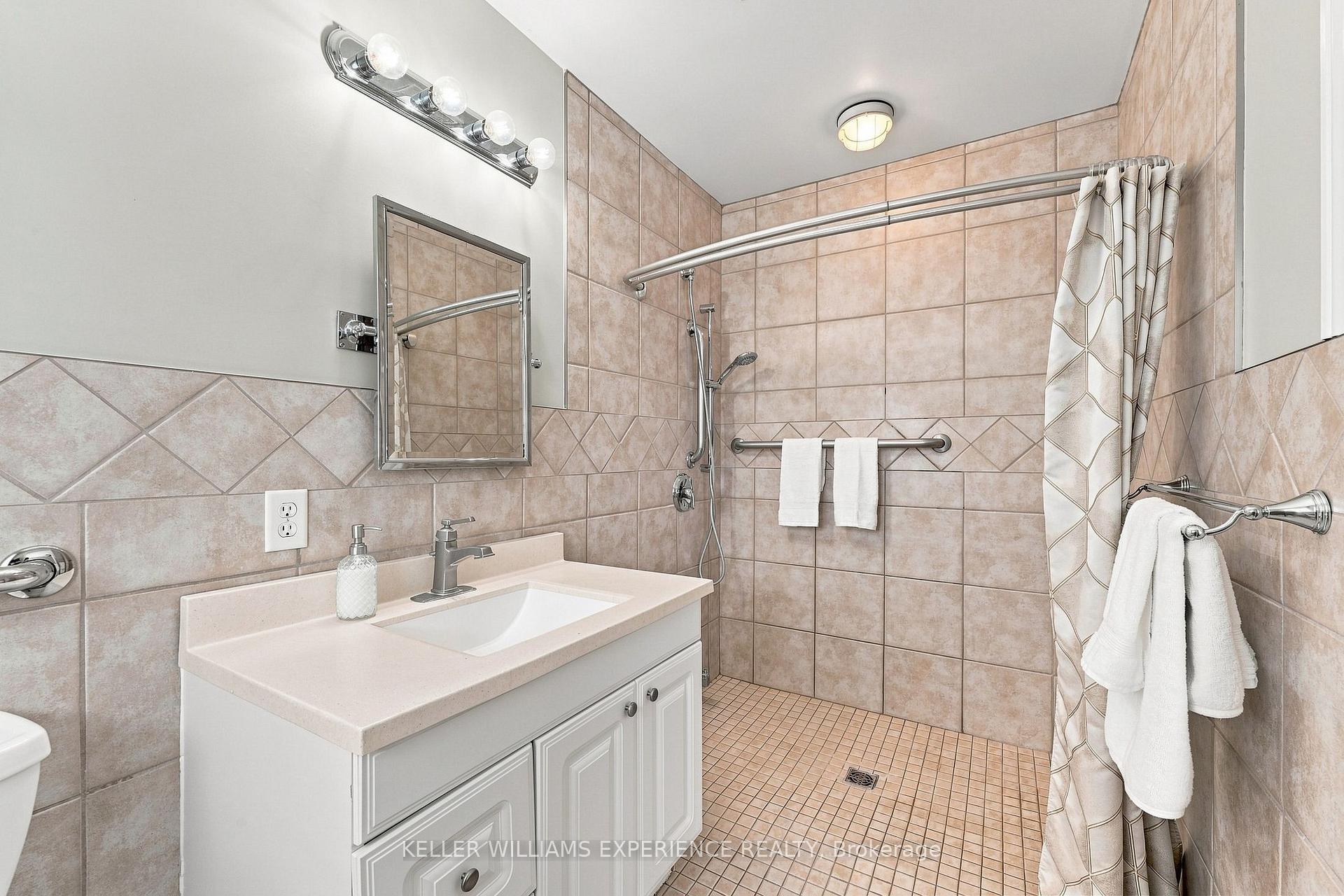 Photo 19 of 7 Stanley Street, Barrie, East Bayfield — HOMEH