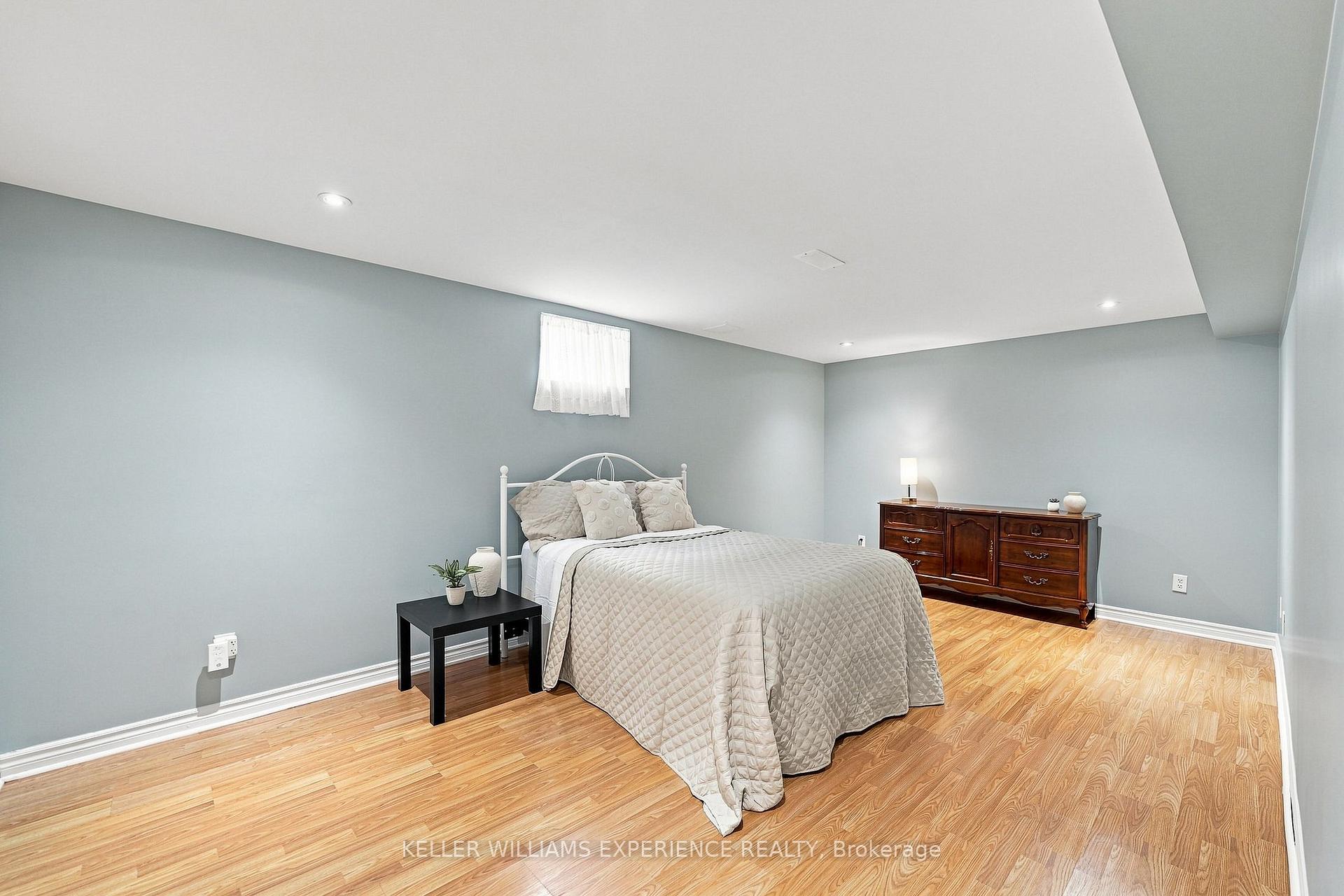 Photo 32 of 7 Stanley Street, Barrie, East Bayfield — HOMEH