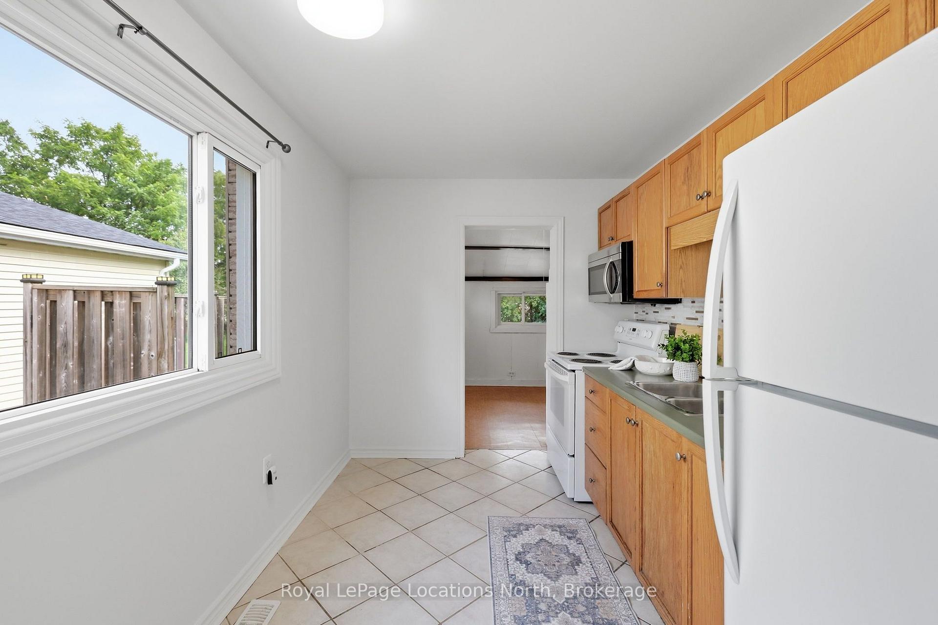 Photo 10 of 515 Maple Street, Collingwood — HOMEH