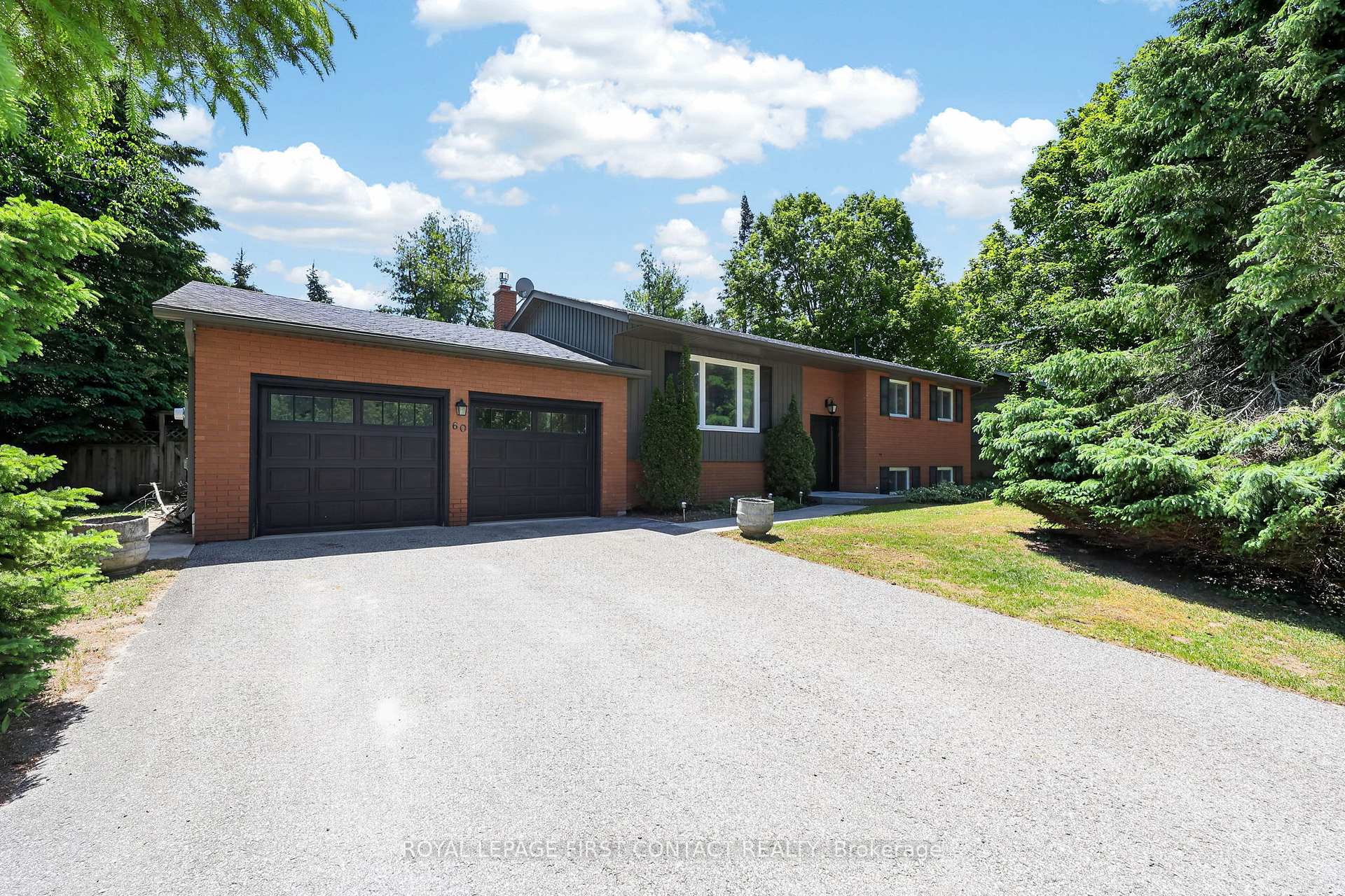Photo 3 of 60 Willow Landing Road, Springwater, Midhurst — HOMEH
