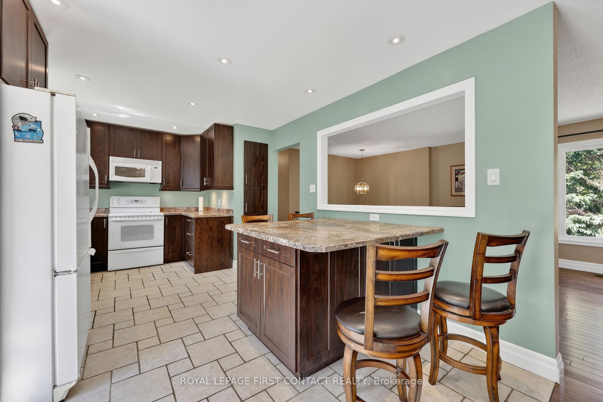 Photo 8 of 60 Willow Landing Road, Springwater, Midhurst — HOMEH