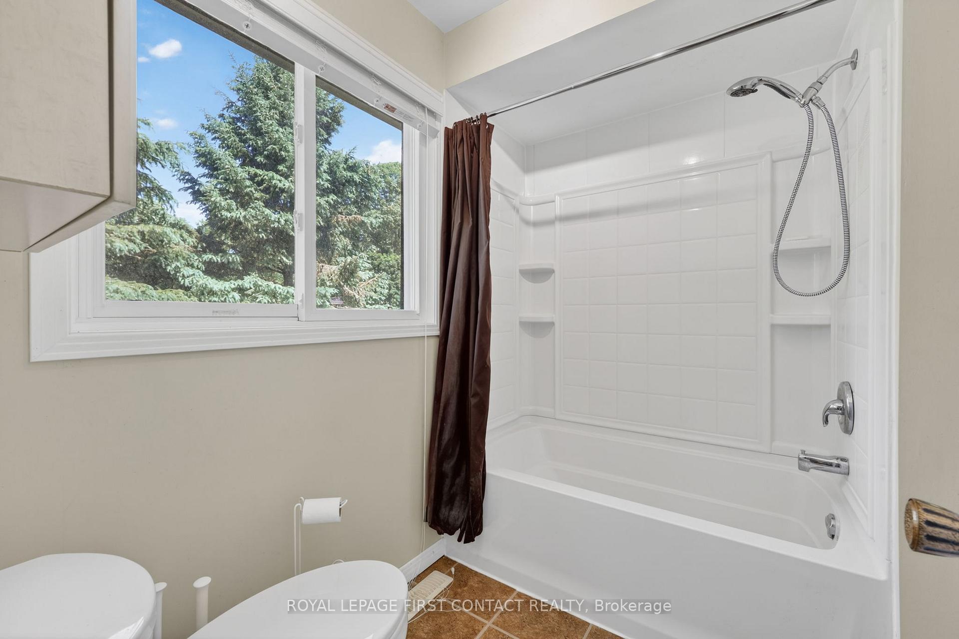 Photo 15 of 60 Willow Landing Road, Springwater, Midhurst — HOMEH