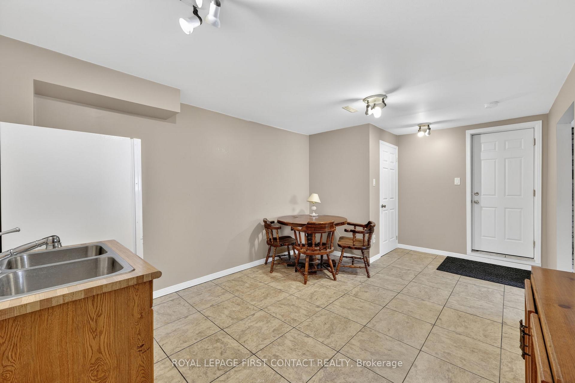 Photo 20 of 60 Willow Landing Road, Springwater, Midhurst — HOMEH
