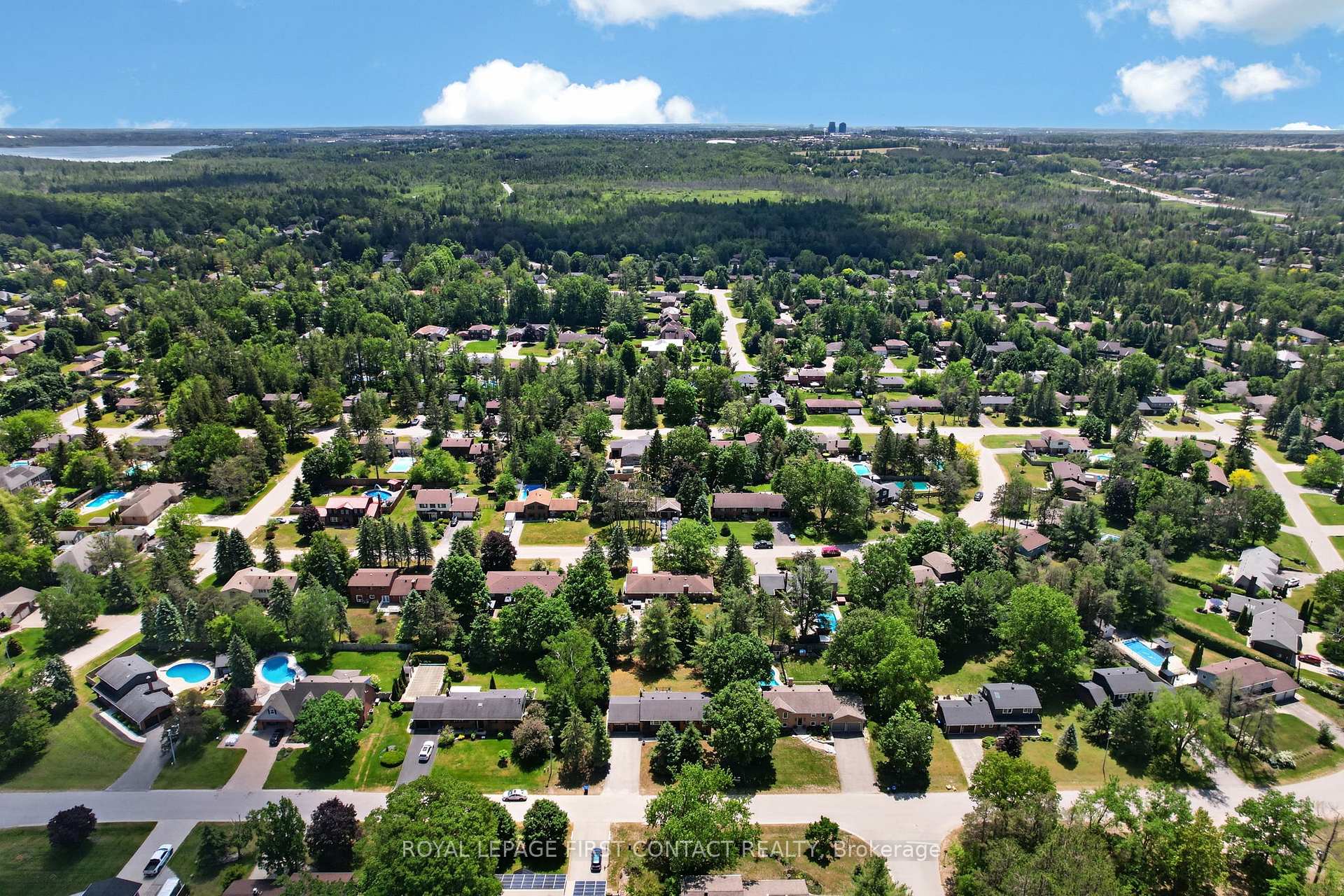 Photo 33 of 60 Willow Landing Road, Springwater, Midhurst — HOMEH